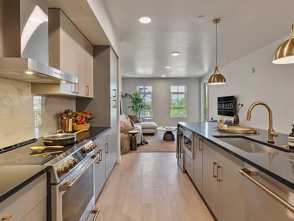 Alternate view of kitchen in Jade model