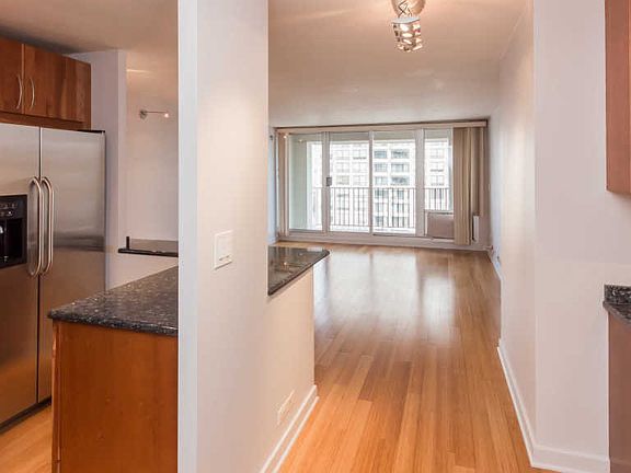 4th image of 1960 N Lincoln Park West Ave #1611