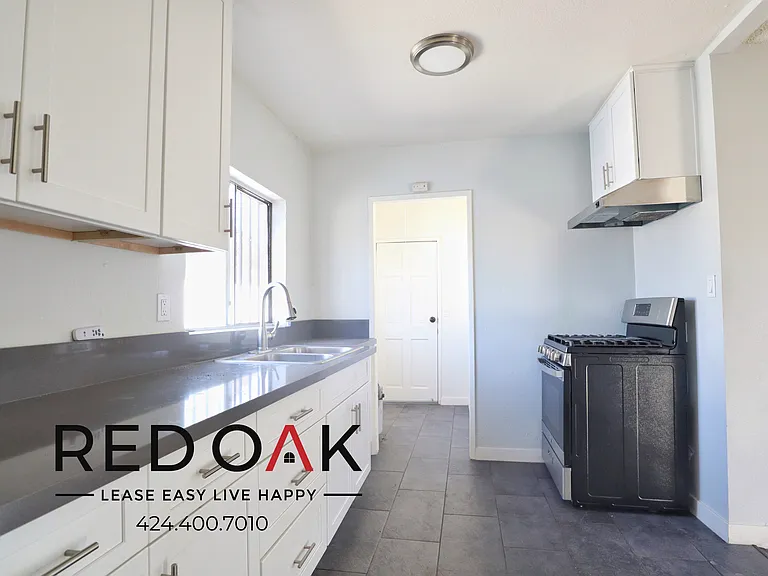 1184 E 52nd St #3/4 — Photo 17