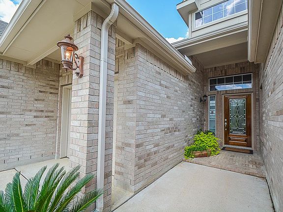 2nd image of 25930 Shady Dawn Ln