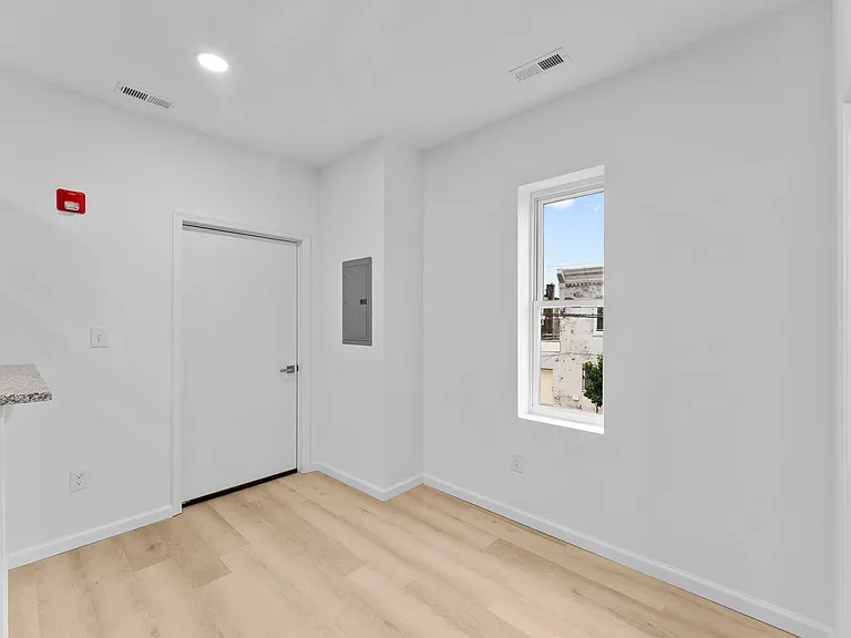 2600 S 7th St #2F — Photo 17