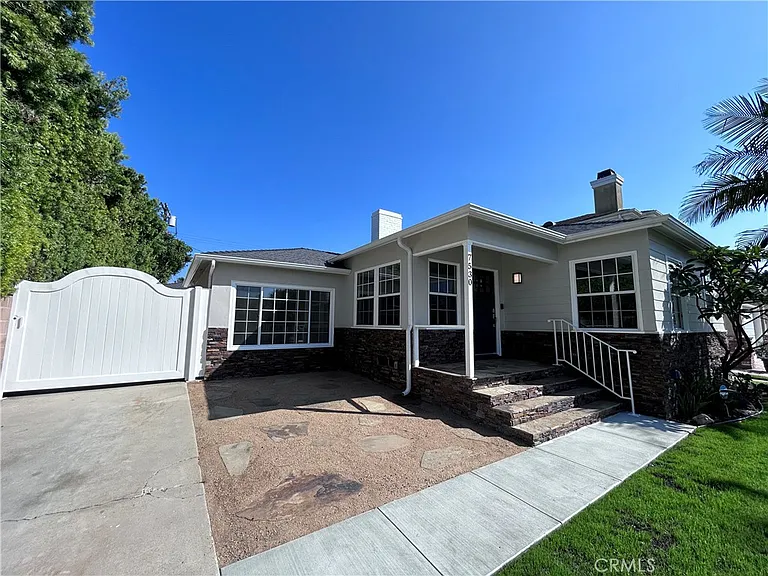 7530 Westlawn Ave — Photo 2
