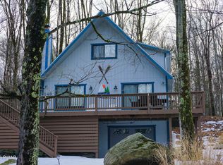 1031 Tomahawk Rd, Lake Ariel, PA 18436