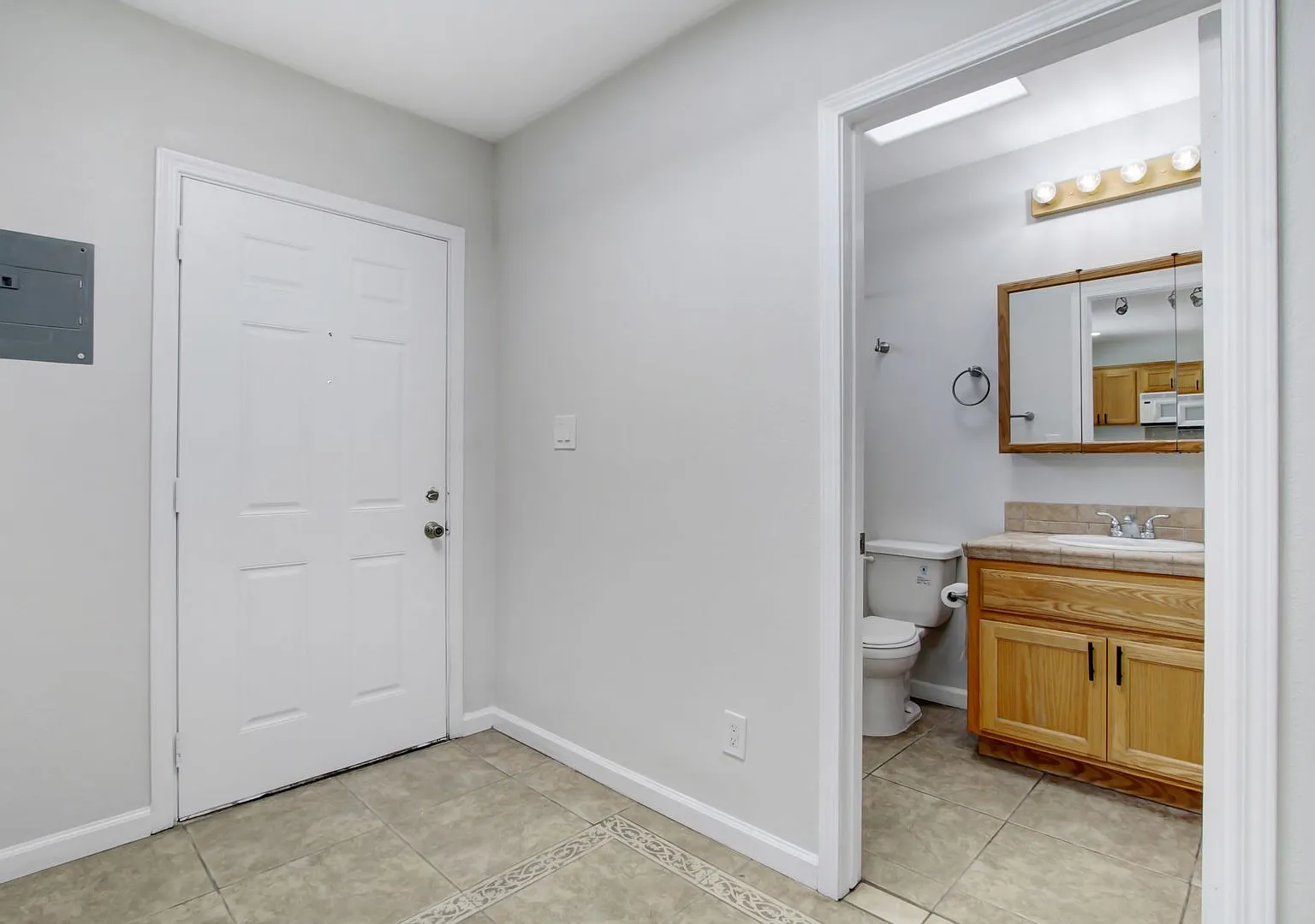 Foothill Villa — Photo 2