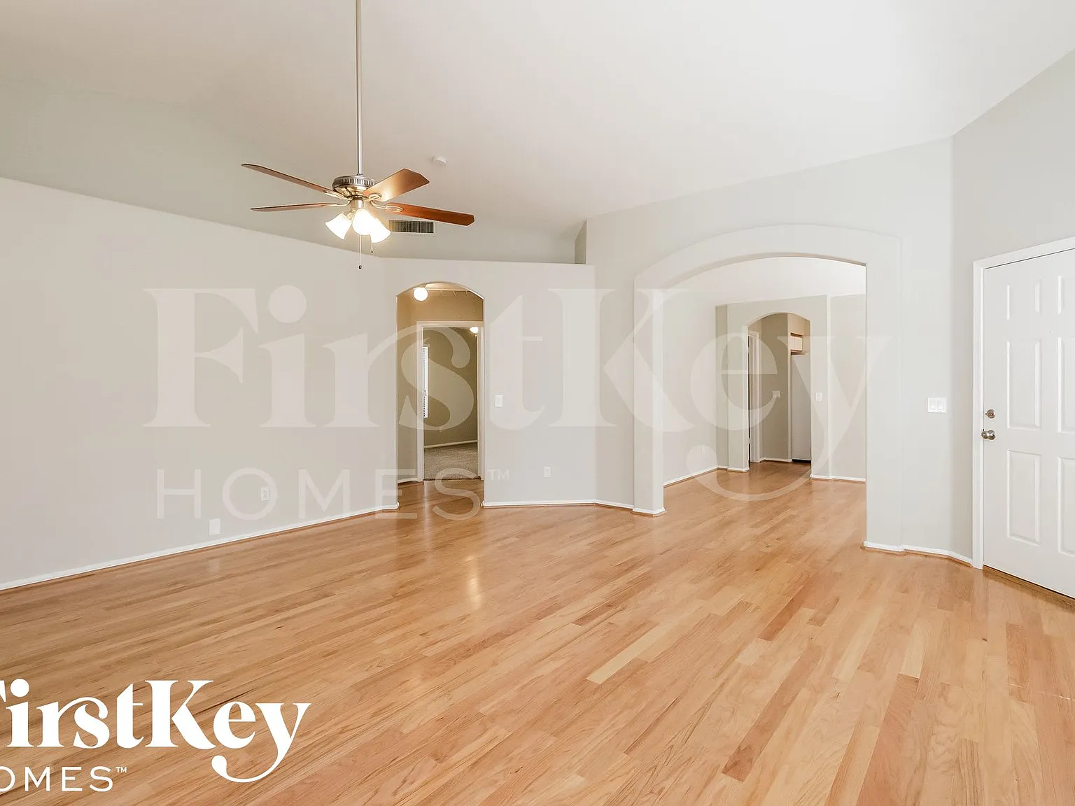 3 bed, 2.0 bath, 1567 sqft, $2,565 — Photo 4