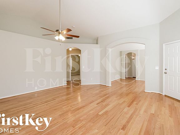 4th image of 20442 N 38th Dr