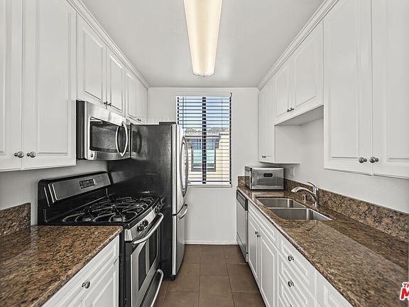 4th image of 7320 Hawthorn Ave APT 401