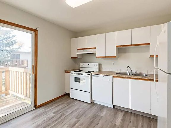 5th image of 5816 53rd Ave