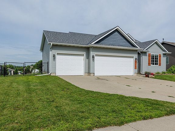 3rd image of 1714 Crabapple Ln