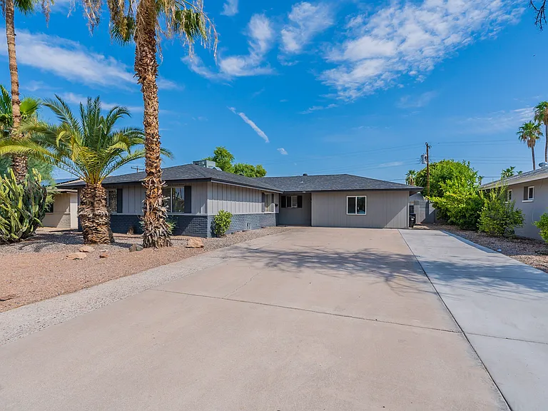 1262 E Hermosa Dr — Photo 8