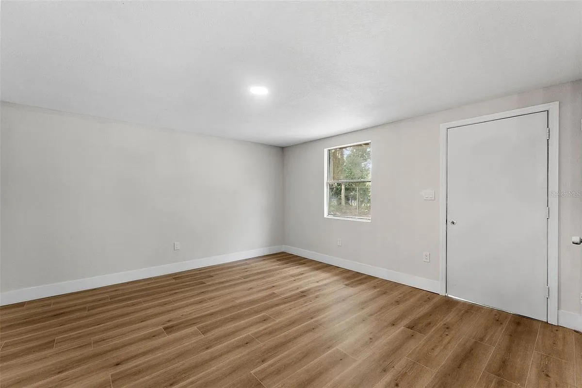 5 bed, 2.0 bath, 1657 sqft, $2,900 — Photo 4