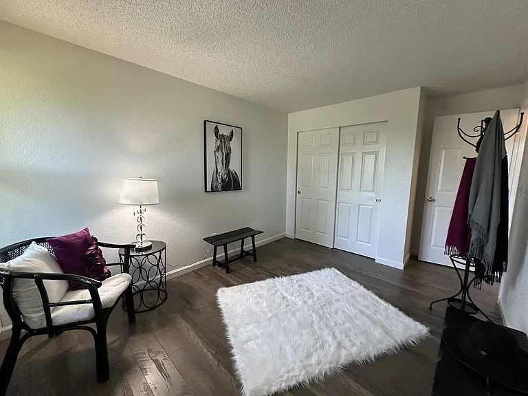 844 Phoenix St NE — Photo 8