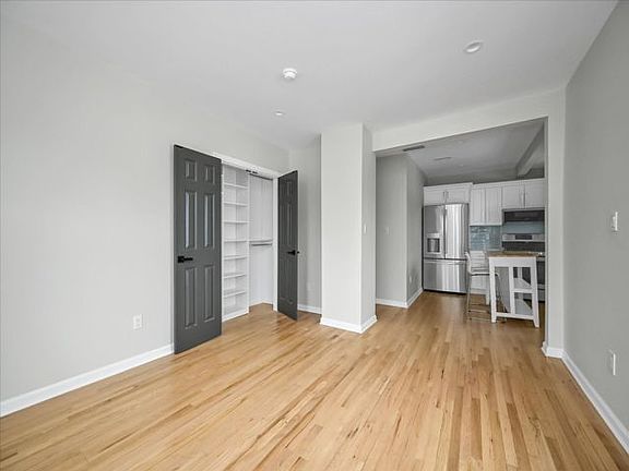 5th image of 28 Marion St Floor 2