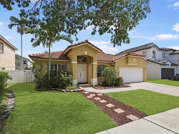 18427 NW 9th Ct, Pembroke Pines, FL 33029