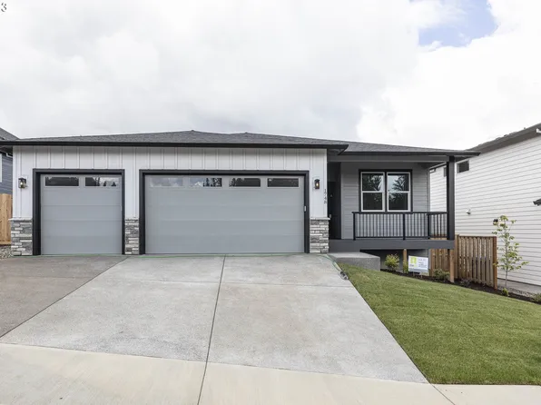 1748 NE Gilbert Ln, Estacada, OR 97023