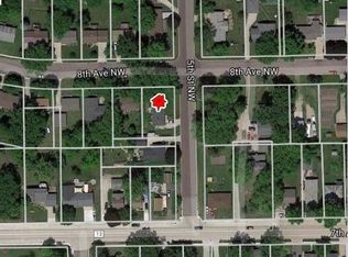 709 5th St NW, Waseca, MN 56093