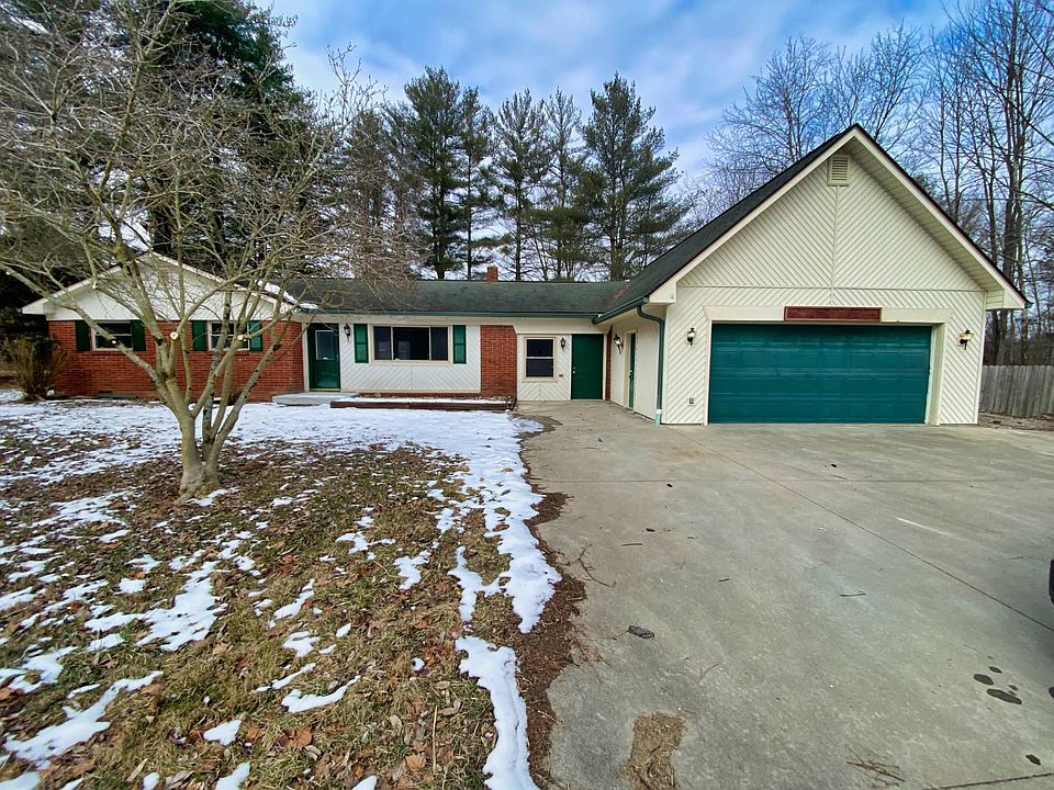 1st image of 520 Deer Ln