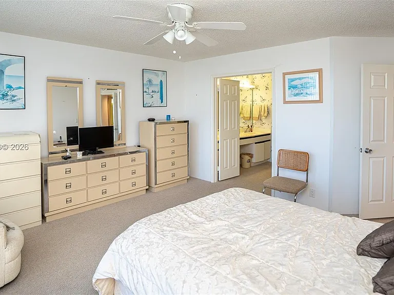 3530 Mystic Pointe Dr #1401 — Photo 30