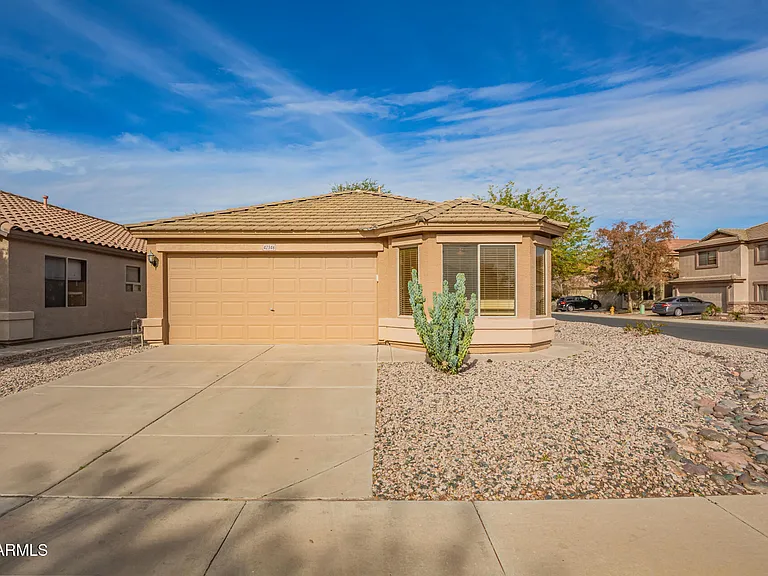 42346 W Sunland Dr — Photo 1