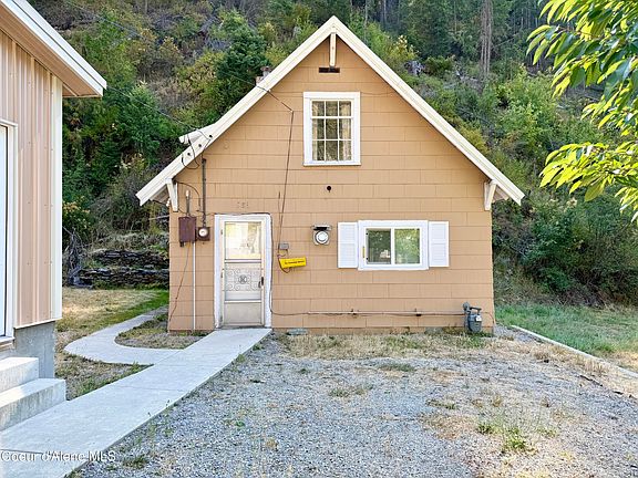 2nd image of 386 2nd St