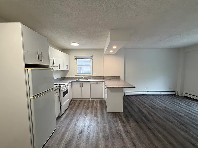 627 23rd Ave SW #304 — Photo 8
