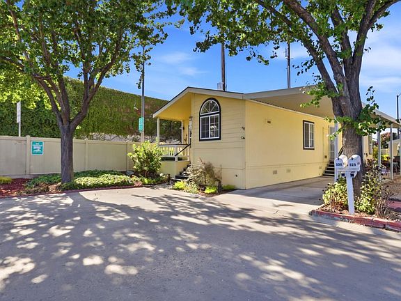 3rd image of 530 Mountain Home Dr #530