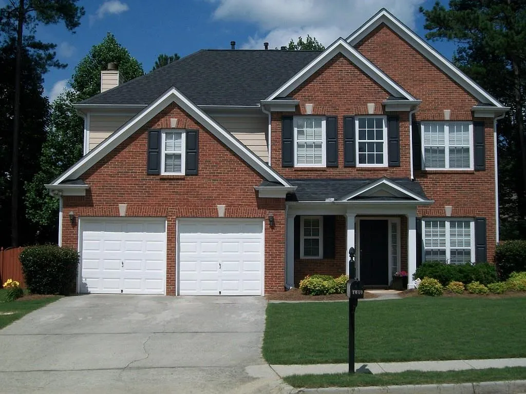 1040 Great Oaks Dr photo 1