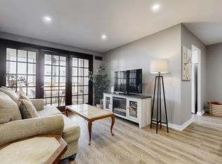 1880 Valley Farm Rd #924, Pickering, ON L1V6B3