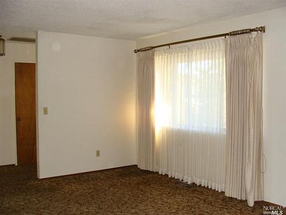 3rd image of 100 Margie Dr