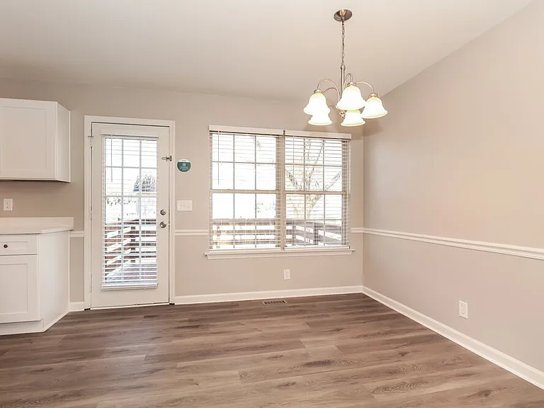 1918 Pecan Ridge Dr — Photo 5
