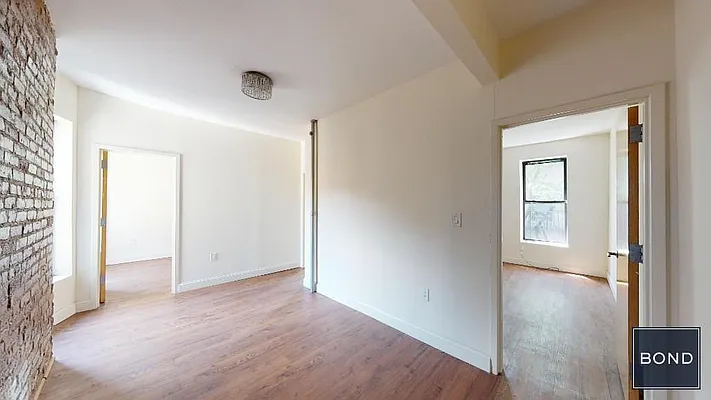 Rented by Bond New York | media 23