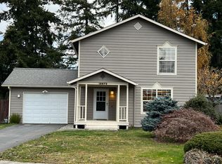 18672 Vaughn Milton Loop NE, Poulsbo, WA 98370