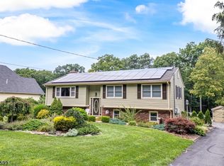127 Weldon Rd, Lake Hopatcong, NJ 07849