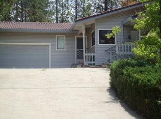 19621 Buckskin Ct, Groveland, CA 95321