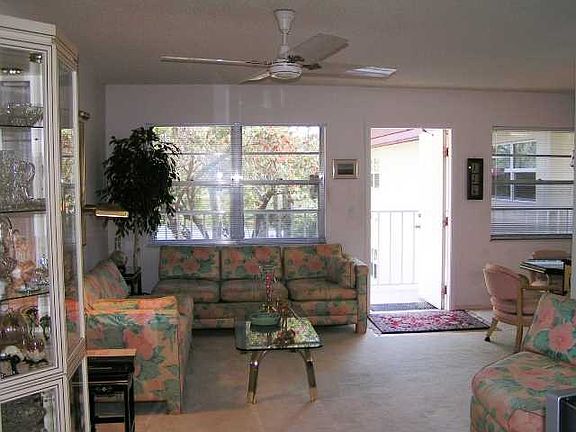 5th image of 34 Vista Gardens Trl