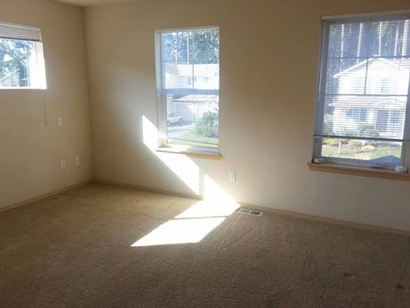 5th image of 10121 19th Ave Ct S