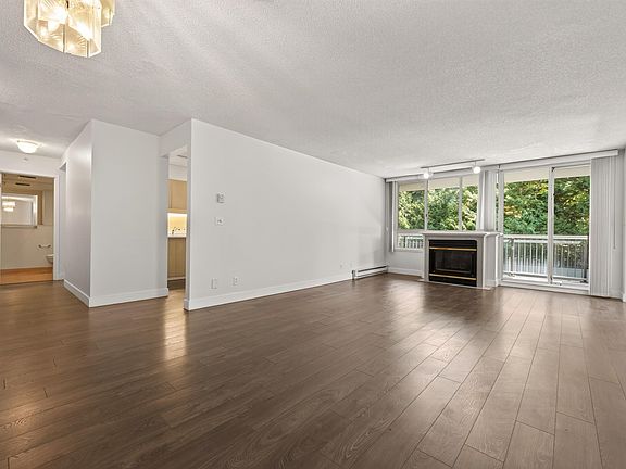 4th image of 555 Austin Ave #204