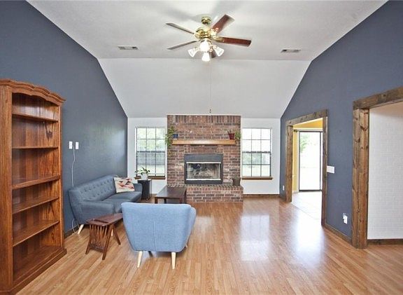 4th image of 3475 W Fairfax St