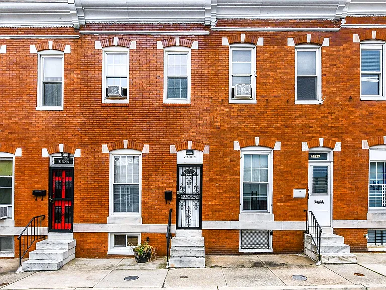 2509 Christian St — Photo 2