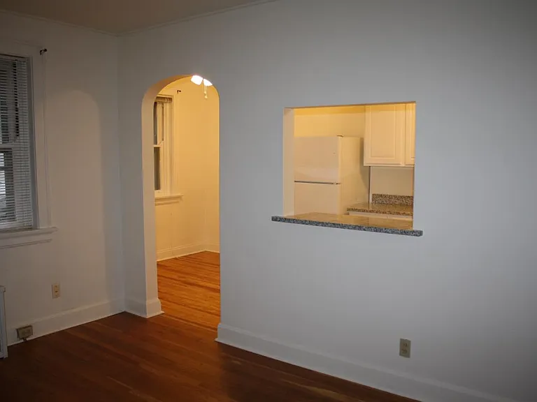 1316 Morten St #104 — Photo 2