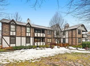 2H Heritage Dr BLDG 2 #H, Chatham, NJ