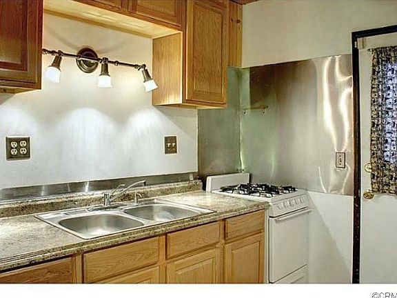 4th image of 667 Leonard Ln