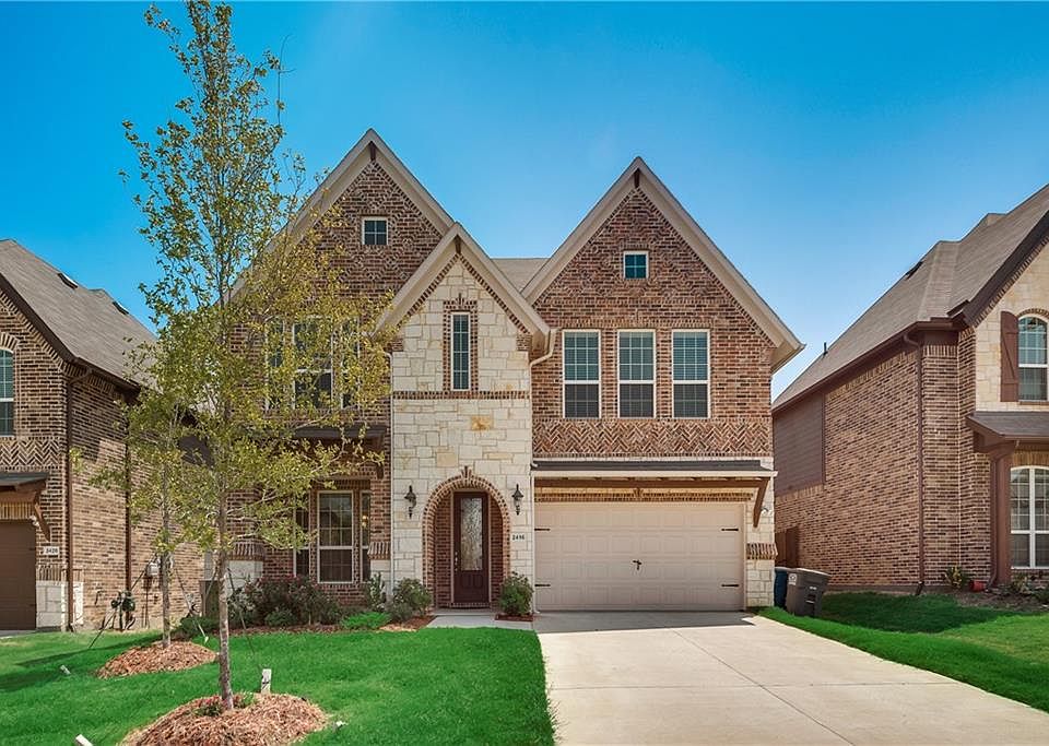 1st image of 2416 Twin Oaks Dr