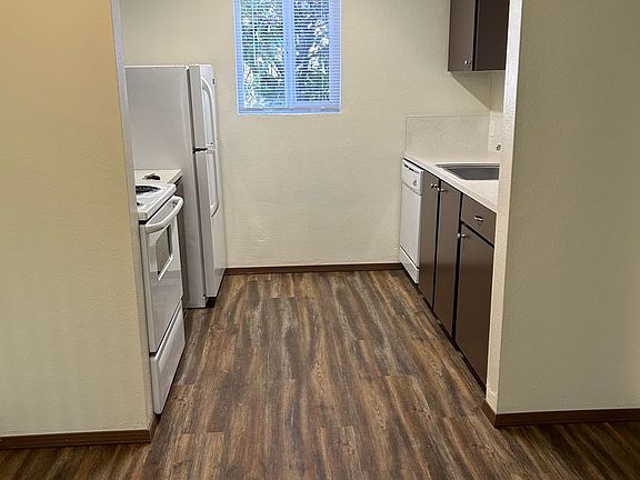 2nd image of 2250 Sidney Ave #H84