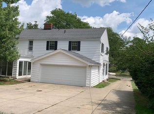 2712 Green Rd, Shaker Heights, OH 44122