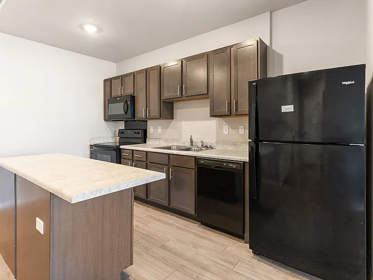 River West Apartments — Photo 43