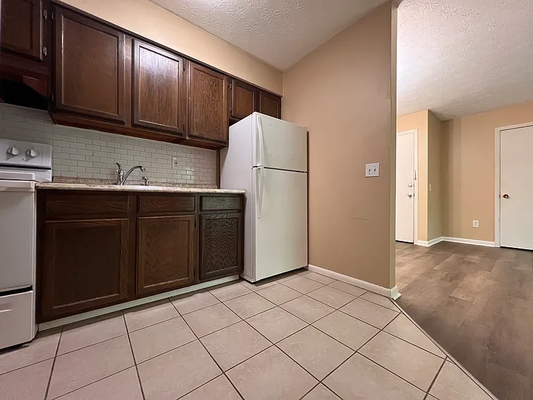 236 Elyria St #35 — Photo 8