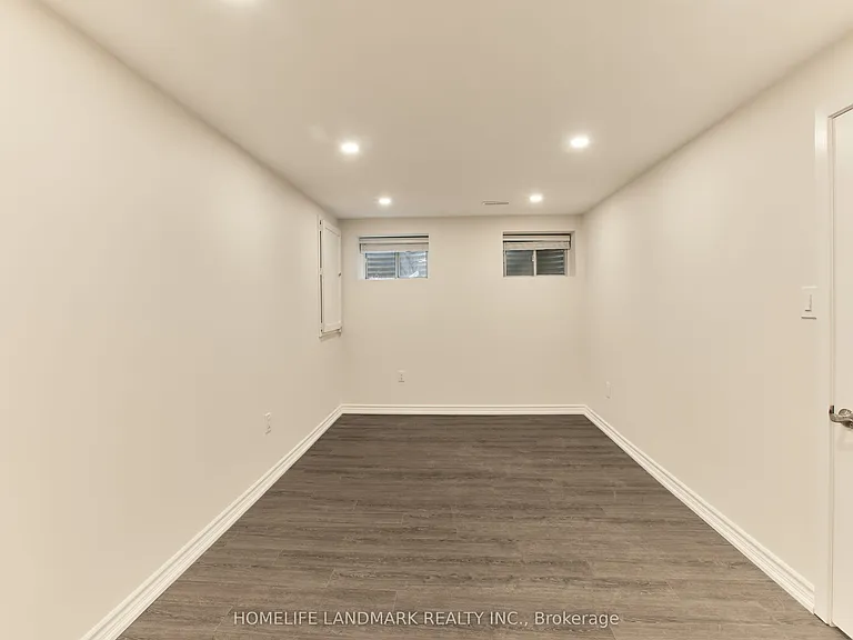 21 Robinglade Dr #LOWER — Photo 14