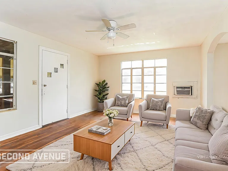 3302 College St — Photo 2