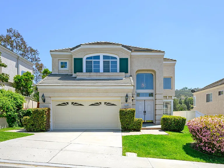 11718 Windcrest Ln — Photo 1